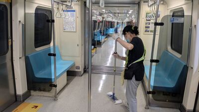 搭捷運驚見摳腳男、車廂座位留大便　北捷：最高可罰7500元