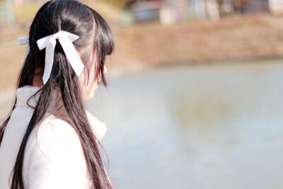 37歲女假扮12歲女童！「吸奶瓶裝嫩」騙吃騙住...還差點被收養