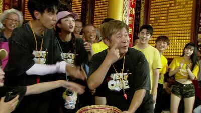 96歲忠實鐵粉現身錄影！胡瓜親陪闖關「大方送獎金」　暖心畫面曝光