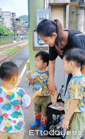 ▲基隆百組親子家庭搭火車趣。（圖／記者郭世賢翻攝）