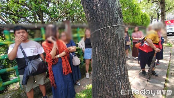 ▲▼ 士林公車與小巴士發生追撞，共8人受傷送醫。（圖／記者黃彥傑攝，下同）
