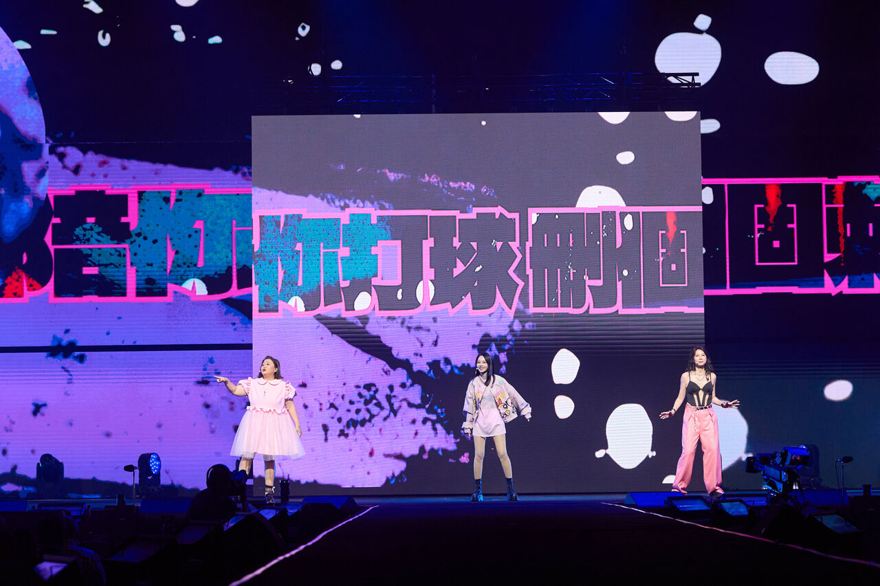 ▲▼孫淑媚「MAY好三十」演唱會台北站day1，嘉賓鍾欣凌、丁寧。（圖／華貴娛樂提供）