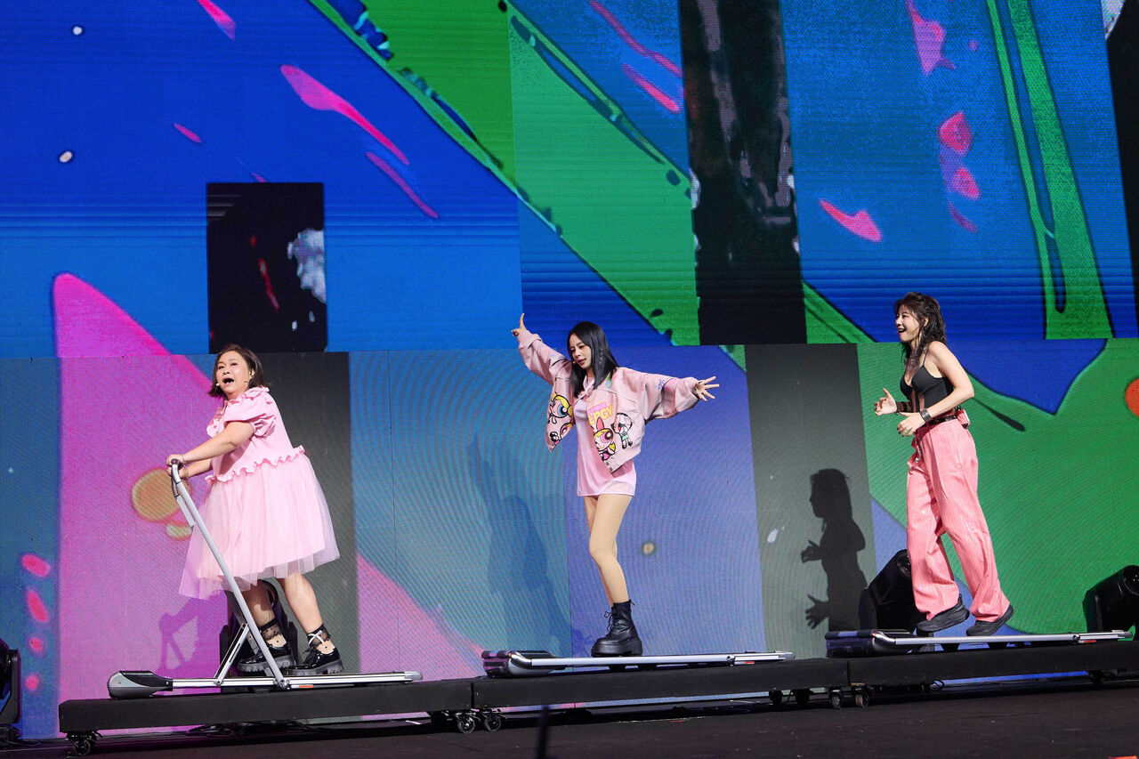 ▲▼孫淑媚「MAY好三十」演唱會台北站day1，嘉賓鍾欣凌、丁寧。（圖／華貴娛樂提供）