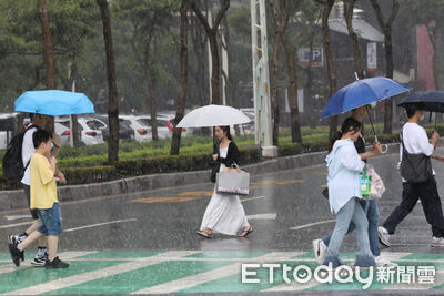 國慶連假首日雨區擴大 「小熊」估3天升級強颱