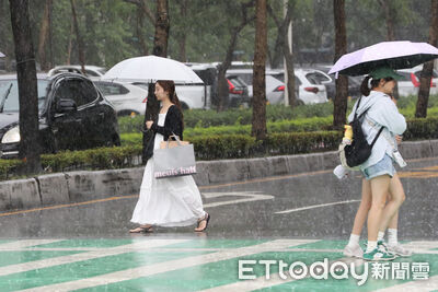 鋒面南壓「明起2天雨最大」　中南部灌豪雨