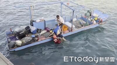 台東富岡港落海意外！男「趴伏海面」命危　海巡漁船聯手搶命
