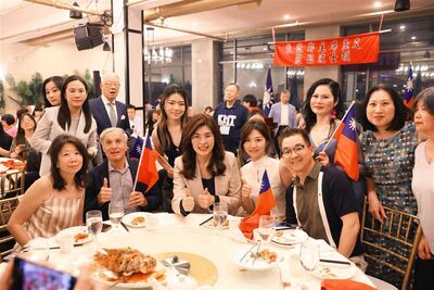 鄭麗文僑宴遭爆鄰座為「統戰官員」　國民黨：不認識、只是合照