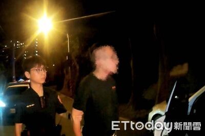 恐怖毒駕男車停路邊當街吸毒　警盤查「猛踩油門」拒檢仍栽了