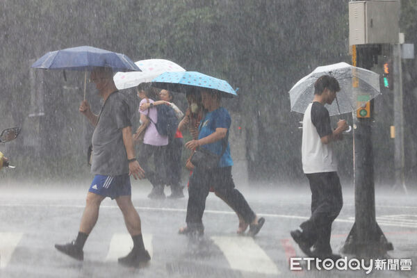 ▲▼大雨特報、雷雨、下雨天氣配圖。（圖／記者劉耿豪攝）