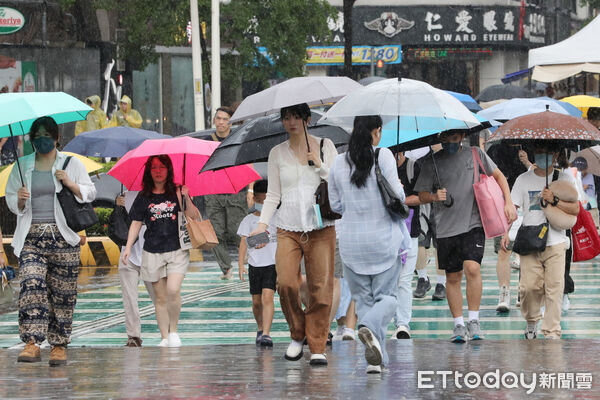 ▲▼大雨特報、雷雨、下雨天氣配圖。（圖／記者劉耿豪攝）