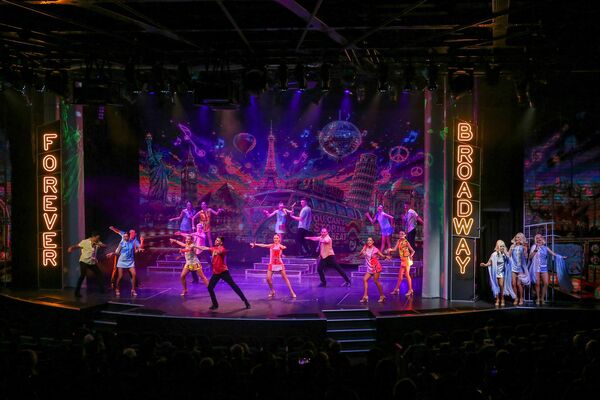 ▲星夢郵輪宣布推出全新原創音樂歌舞巨獻《Forever Broadway》，並於即日起在雲頂夢號（Genting Dream）獨家全球首演。（圖／星夢郵輪提供）