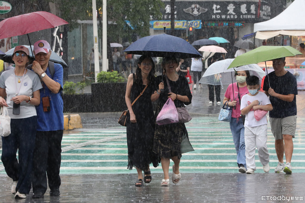 周日鋒面徘徊 中南部轟豪雨「一片橘紅」 | ETtoday生活新聞 | ETtoday新聞雲