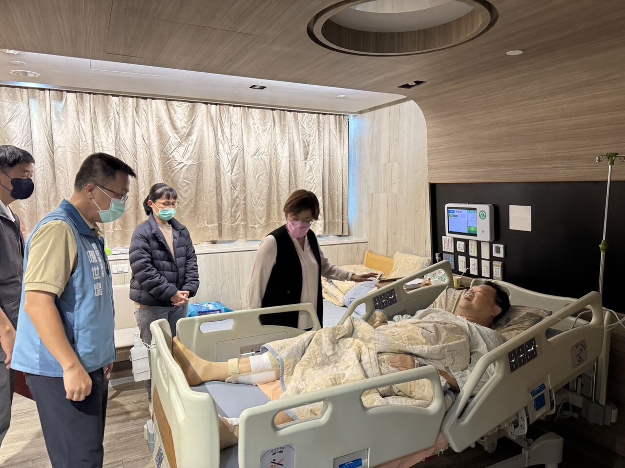毒駕男竟闖醫院看人 所長兒:把我爸腳輾碎拿什麼誠意都不夠!