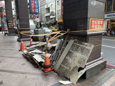 中壢「世紀廣場」騎樓天花板掉落　建管處到場稽查最高可罰30萬