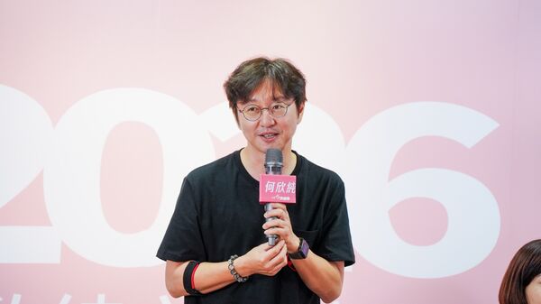 ▲▼民進黨台中市長參選人、立委何欣純正式公布發言人團隊，包括市議員陳淑華、江肇國、林德宇，以及年僅28歲的民進黨立委蔡其昌服務處主任林俊裕（圖／何欣純辦公室提供）