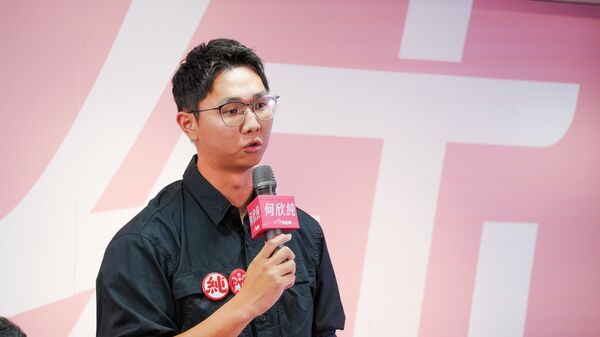 ▲▼民進黨台中市長參選人、立委何欣純正式公布發言人團隊，包括市議員陳淑華、江肇國、林德宇，以及年僅28歲的民進黨立委蔡其昌服務處主任林俊裕（圖／何欣純辦公室提供）