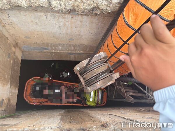 ▲▼            新竹新莊火車站旁工地，3名工人進行汙水工程時缺氧不適，緊急送醫。（圖／記者楊永盛翻攝，下同）