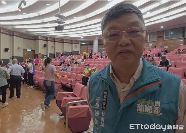▲▼  凝聚志工大愛力量！嘉義縣辦理 115 年第一次祥和計畫志工聯繫會報 局長張翠瑤親臨授旗、頒獎勉勵。（圖／記者翁伊森攝）