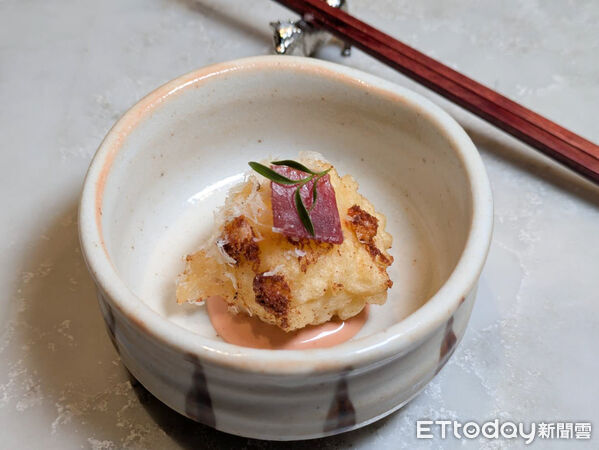 ▲板前燒肉餐廳「牛花」插旗台中　開幕首月點套餐送「和牛三明治」。（圖／記者黃士原攝）