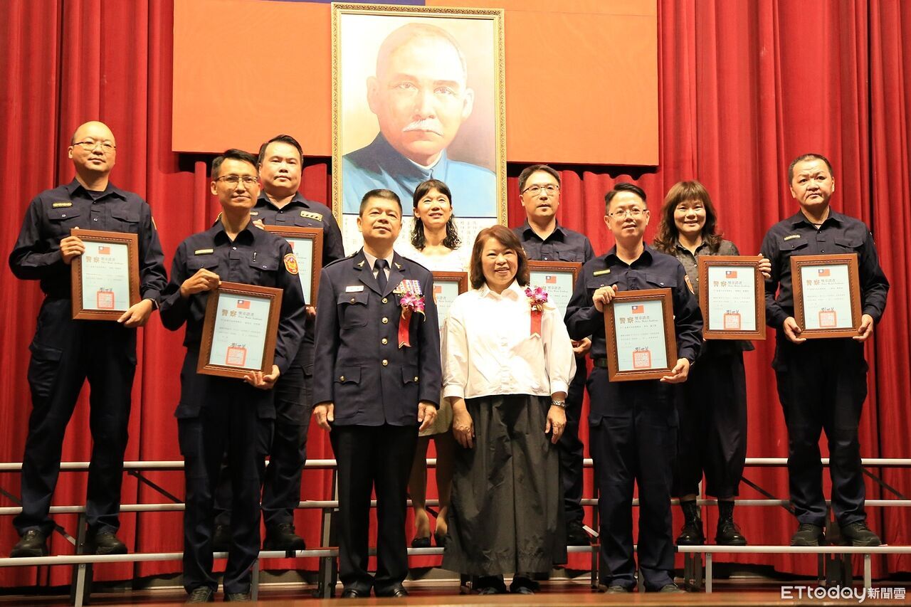 警政滿意度全島第一!嘉義市歡慶警察節 黃敏惠表揚模範警察