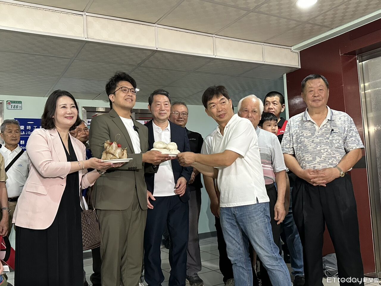 盼解決交通微血管堵塞 沈伯洋揭台北通勤族痛點、自行車道斷點多
