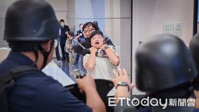 南港車站反恐演練震撼登場！警消+三鐵商場業者協力拯救人質