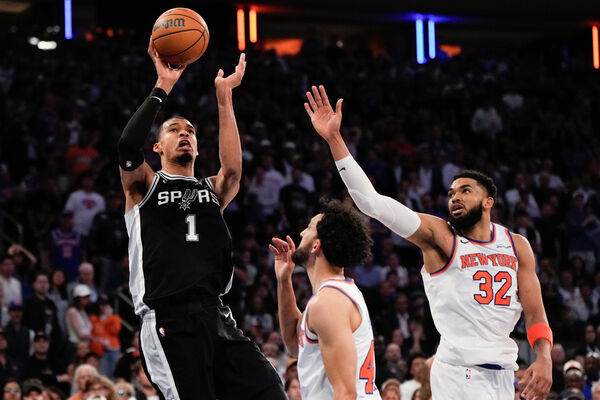 ▲NBA總冠軍賽馬刺溫班亞瑪、卡索、福克斯，尼克布朗森、布朗。（圖／達志影像／美聯社）