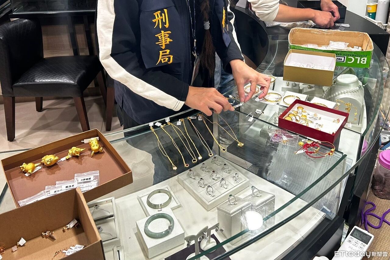 仿LV+CHANEL大賣金飾!刑事局抄725件...22銀樓業者涉商標法