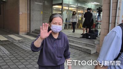 徐春鶯交保「改回科技監控」！裝上電子腳鐐離開法院