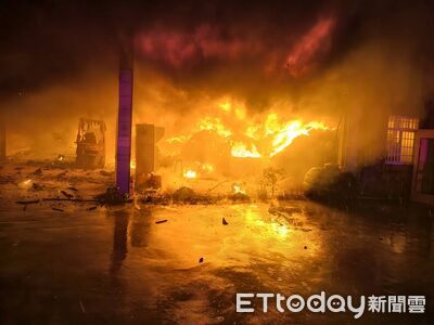 快訊／台南公司倉庫深夜「一片火海」！　警消出動55人灌救