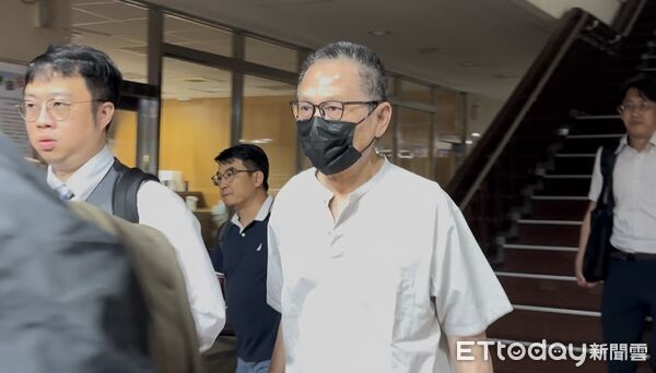 ▲▼高金遭搜索「第一個想到他」　張俊傑1000萬交保離開北院。（圖／記者劉昌松攝）