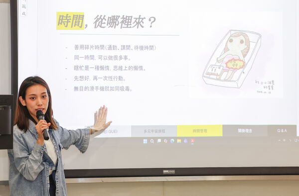 ▲中信兄弟啦啦隊Passion Sisters成員「貴貴」日前受邀至中國文化大學新聞學系「體育新聞實務」課程演講。（圖／文大新聞系提供）