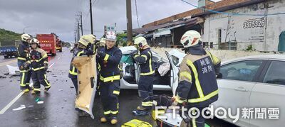才辦完父親告別式！她載4親友逆撞砂石車4死　家屬餐廳等不到人