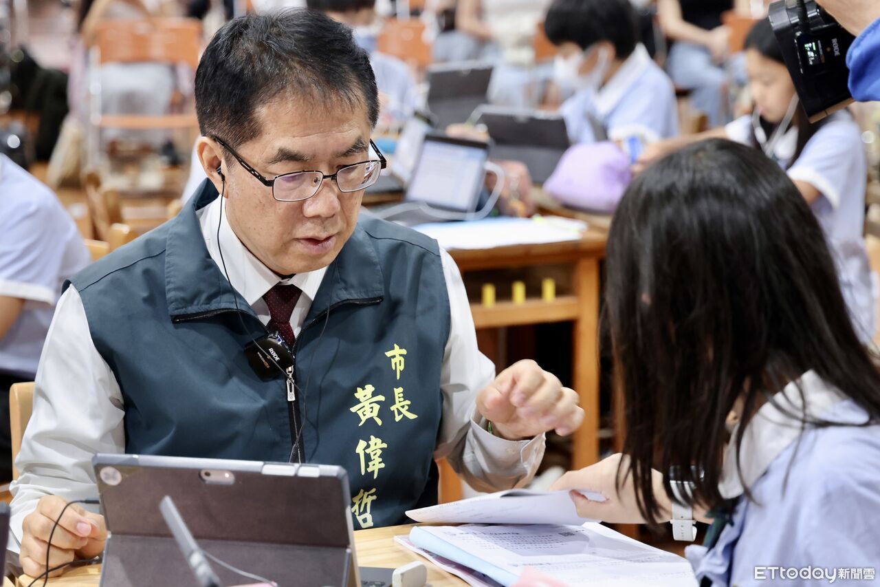 台南攜手均一平台推動AI教科書 黃偉哲:讓孩子找到適合學習節奏