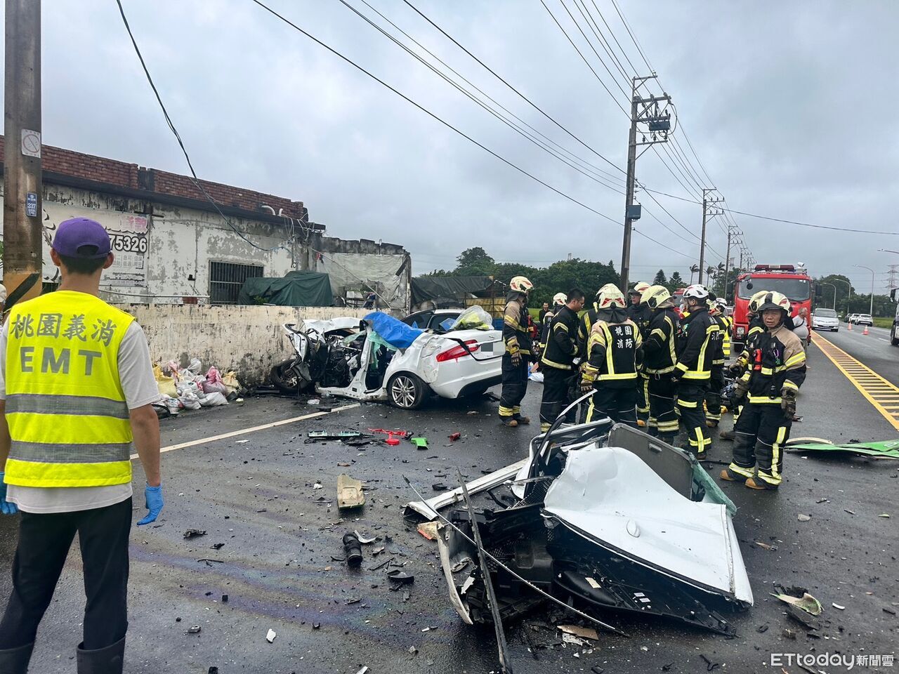 快訊/再添3冤魂!5親友參加告別式「逆撞砂石車」 釀4死悲劇