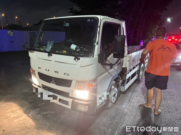 ▲▼國道床墊車禍             。（圖／記者陳宏瑞翻攝）