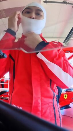 ▲▼林志穎親駕F1法拉利！限動PO片「賽車手視角」超狂。（圖／翻攝自IG）