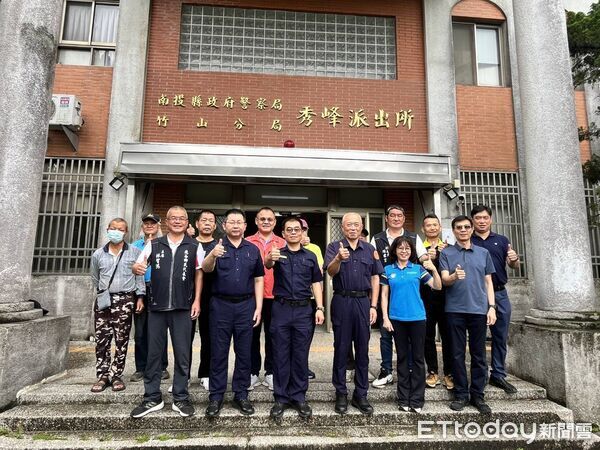 ▲竹山分局秀峰派出所與鳳凰派出所卸(新)任所長交接典禮。（圖／記者高堂堯翻攝）