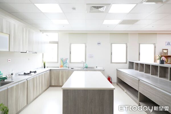 ▲▼    衛福部嘉義醫院新任院長陳殷正就職！黃敏惠市長盼攜手打造全齡健康城市  。（圖／嘉義市政府提供）