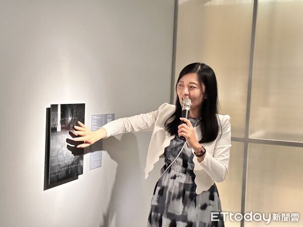 ▲▼國家攝影文化中心舉行「黯像：看見不見」攝影展，集結視障者攝影師及相關作品，顛覆大眾對「攝影」與「觀看」的印象，同時也探討視障者在社會結構面臨的議題。（圖／記者林育綾攝）