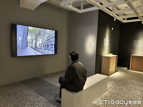 ▲▼國家攝影文化中心舉行「黯像：看見不見」攝影展，集結視障者攝影師及相關作品，顛覆大眾對「攝影」與「觀看」的印象，同時也探討視障者在社會結構面臨的議題。（圖／記者林育綾攝）