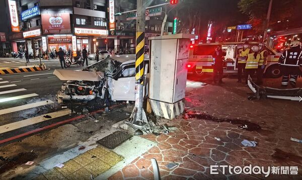 快訊／桃園毒蟲拒檢「市區狂飆逃竄」　失控自撞害死2路人