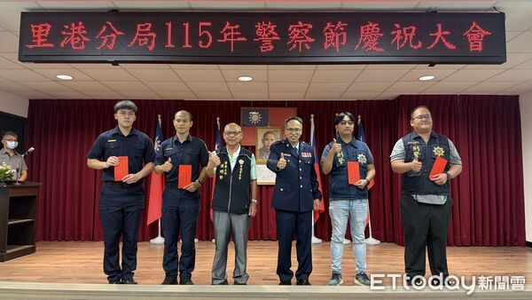 ▲里港警分局歡慶警察節。（圖／記者陳崑福翻攝）