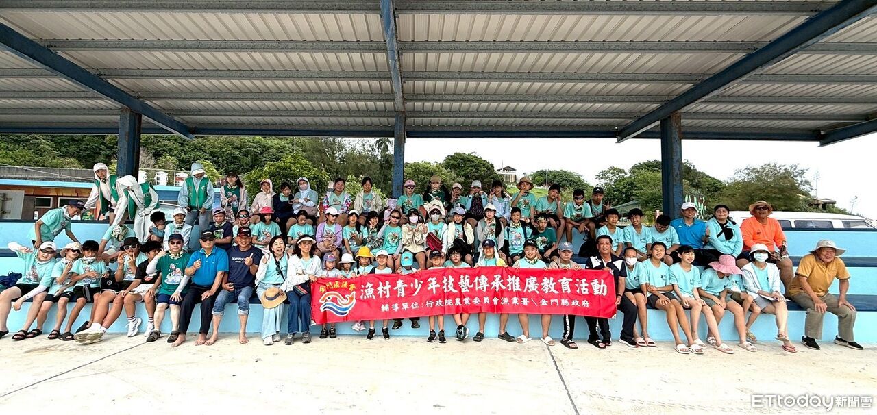 畢業生海灘牽罟迎新旅程 金門學童拉起漁網傳承海洋文化