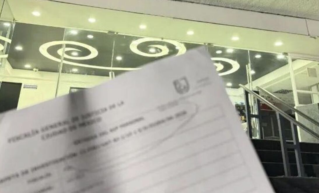 ▲李先生前往當地移民局辦理補證手續。（圖／翻攝都市快報）