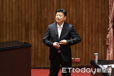 韓國瑜嗆「不來就辭總召」　傅崐萁通知開記者會！7分鐘後突取消