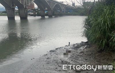 快訊／新北萬板橋下驚見浮屍　50歲男「卡河岸淤泥」已死亡