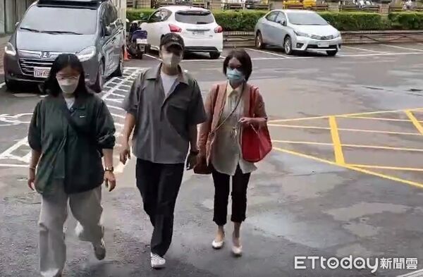 ▲Energy成員張書偉涉閃兵遭檢求刑2年8月，今遭傳喚出庭。（圖／記者陸運陞翻攝）
