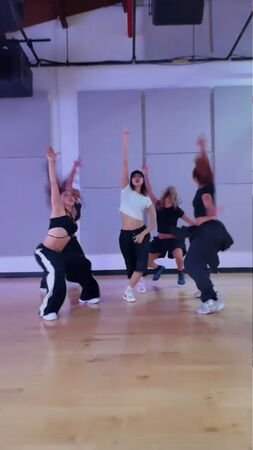 ▲▼LISA登世足開幕式壓軸！彩排畫面先放送。（圖／翻攝自IG、TikTok）