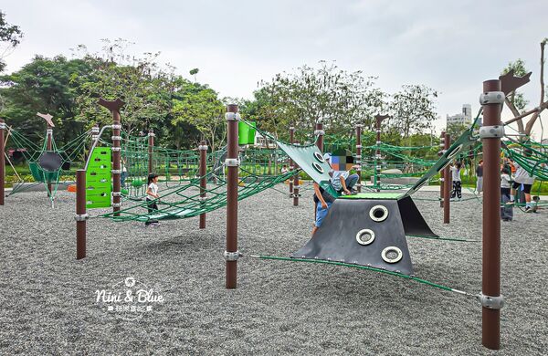 ▲▼東勢區獨角仙生態公園。（圖／部落客NINI AND BLUE 玩樂食記授權提供）